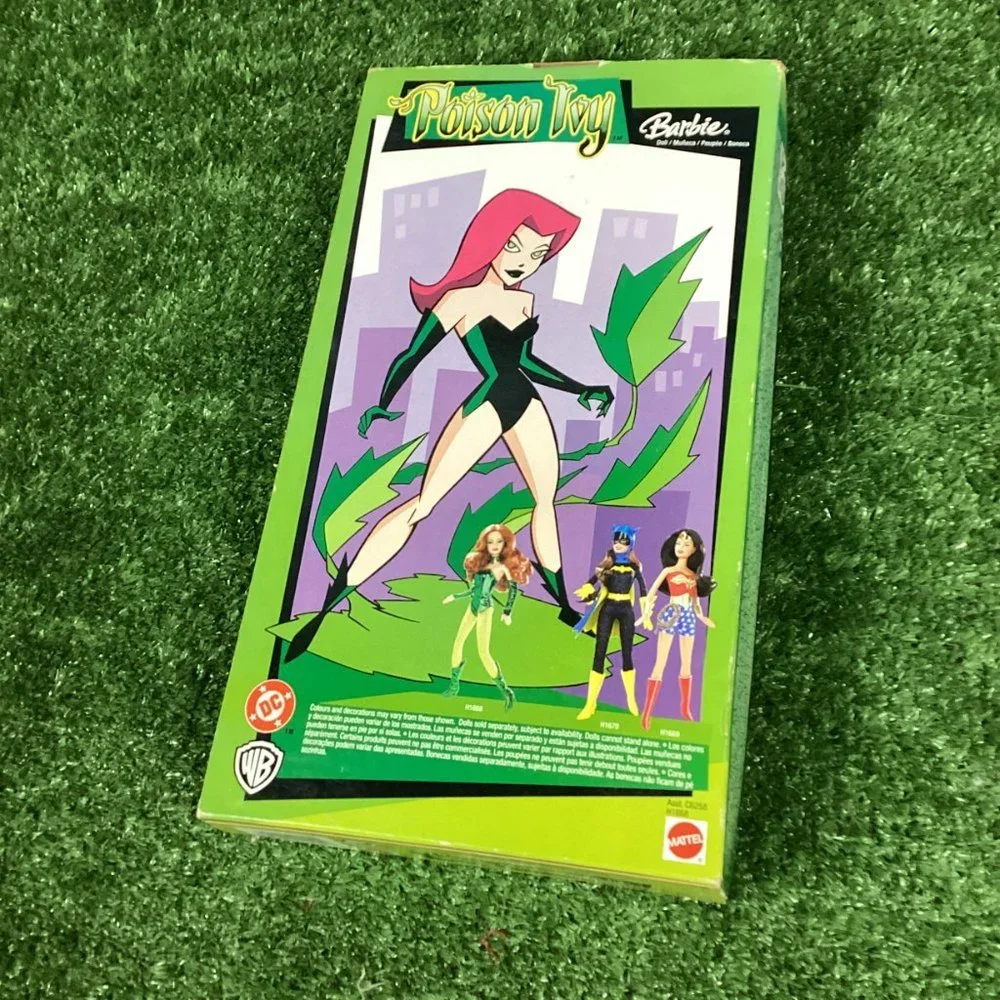 Barbie Poison Ivy Doll Redhead Green outfit Mattel 2004